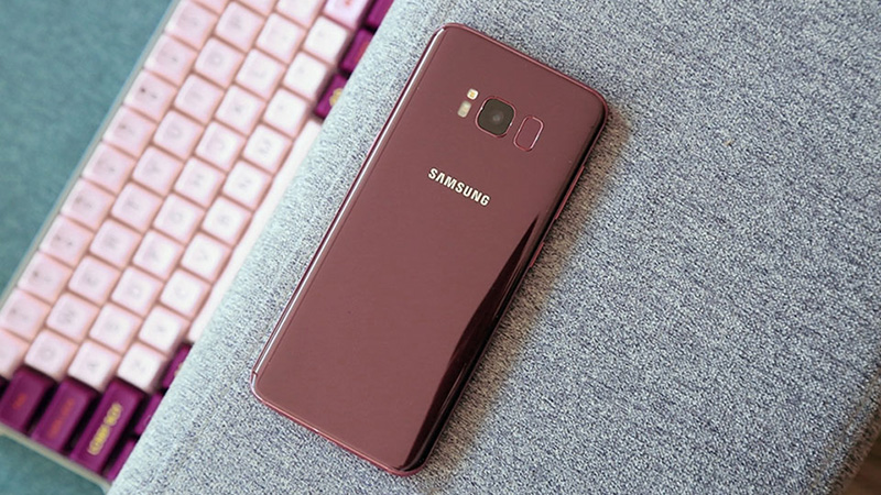 Trên tay Galaxy S8 màu đỏ