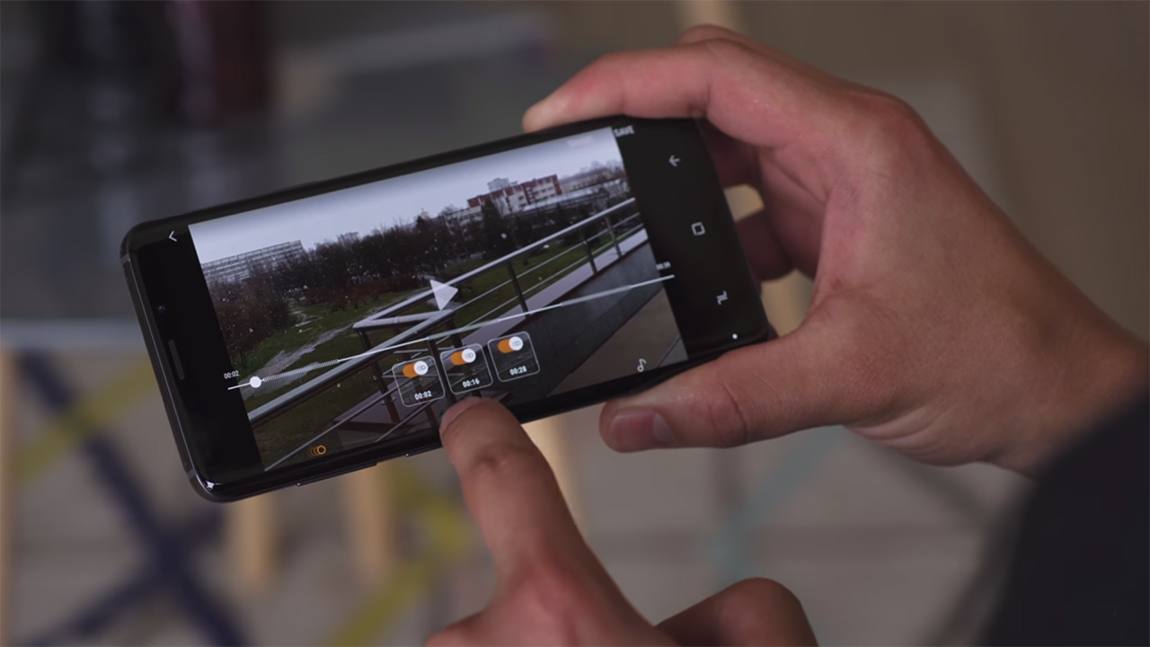 Galaxy S9 và Xperia XZ2 đọ khả năng quay video siêu chậm: Kẻ tám lạng – Người nửa cân