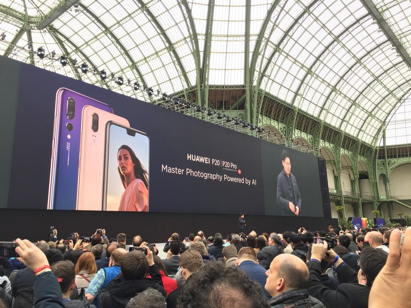 huawei-p20-va-p20-pro-chinh-thuc-ra-mat-3-camera-mat-sau-van-con-nut-home-1