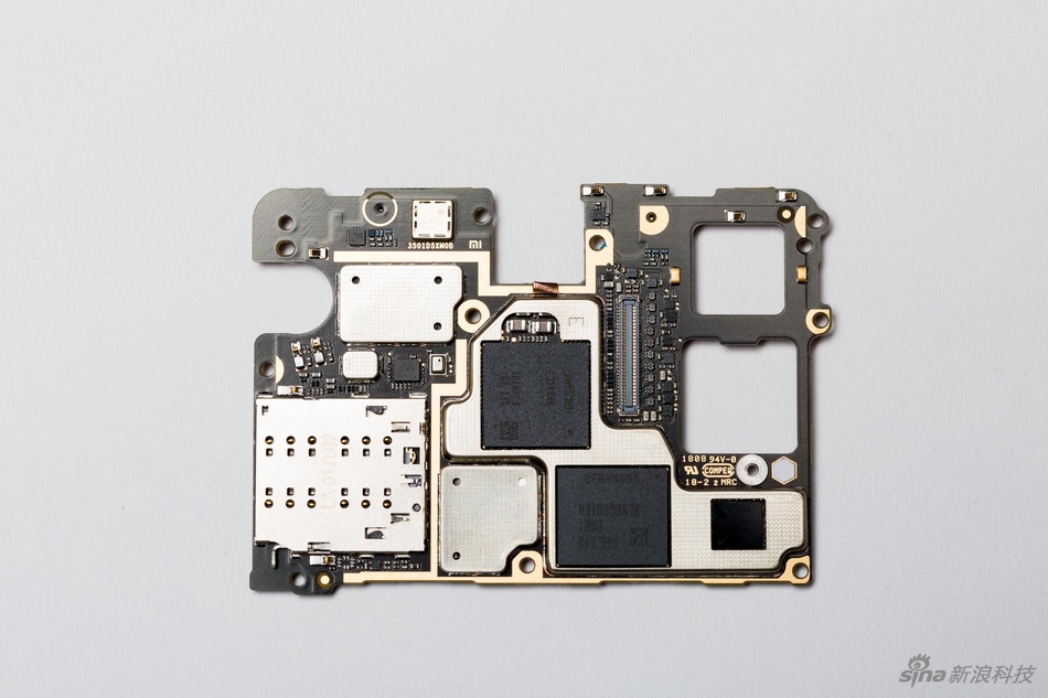 mo-bung-xiaomi-mi-mix-2s-noi-gon-gang-va-dep-nhu-thiet-ke-ben-ngoai-13