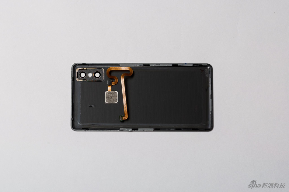 mo-bung-xiaomi-mi-mix-2s-noi-gon-gang-va-dep-nhu-thiet-ke-ben-ngoai-22