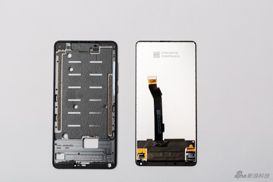 mo-bung-xiaomi-mi-mix-2s-noi-gon-gang-va-dep-nhu-thiet-ke-ben-ngoai-6