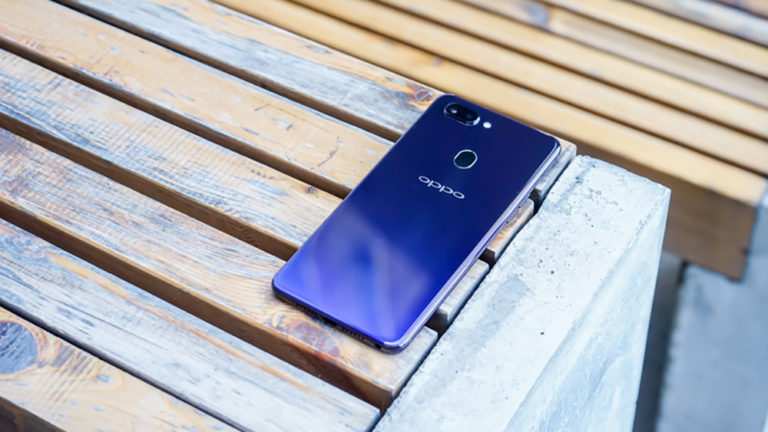 Trên tay nhanh OPPO R15: Cuộc lột xác thành công với mặt lưng kính và tai thỏ