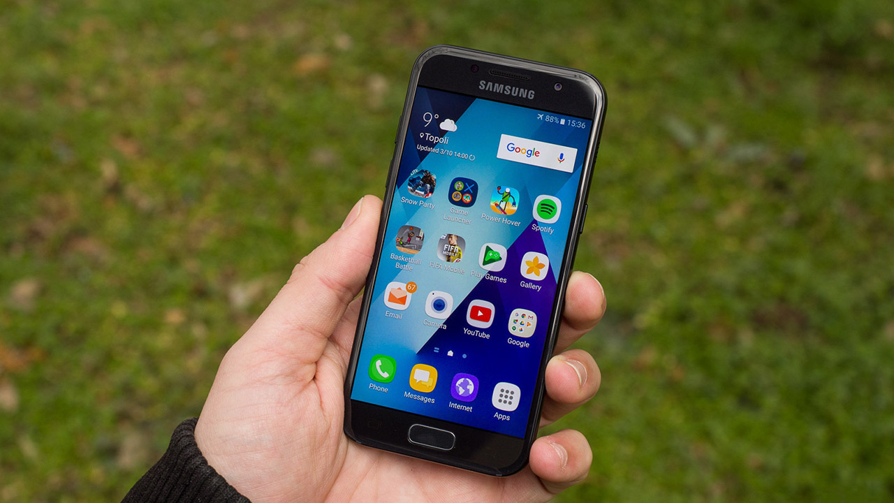 HOT: Galaxy A3 (2017) đang được cập nhật Android 8.0 Oreo