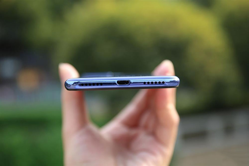 mo-hop-va-tren-tay-honor-7a-gia-re-vua-ra-mat-man-hinh-full-view-camera-kep-12