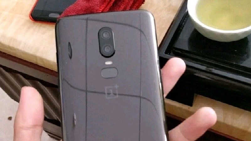 oneplus-6-co-the-an-phan-tai-tho-thong-qua-ban-cap-nhat-phan-mem-moi