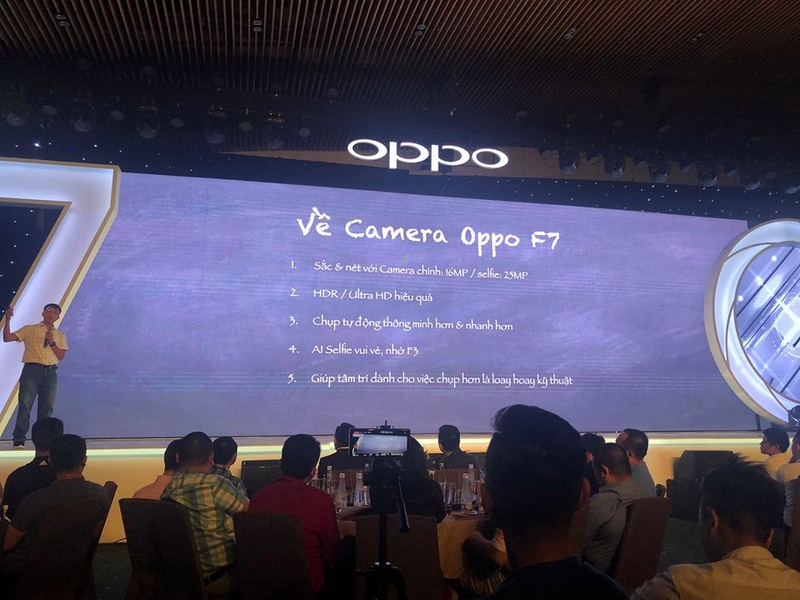 oppo-f7-chinh-thuc-ra-mat-tai-viet-nam-chiec-oppo-dep-nhat-tu-truoc-den-nay-gia-tu-7-99-trieu-dong-12