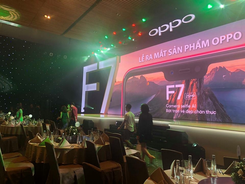 oppo-f7-chinh-thuc-ra-mat-tai-viet-nam-chiec-oppo-dep-nhat-tu-truoc-den-nay-gia-tu-7-99-trieu-dong-6