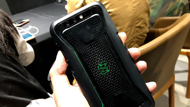 Trên tay Xiaomi Black Shark: Định nghĩa lại việc chơi game trên smartphone