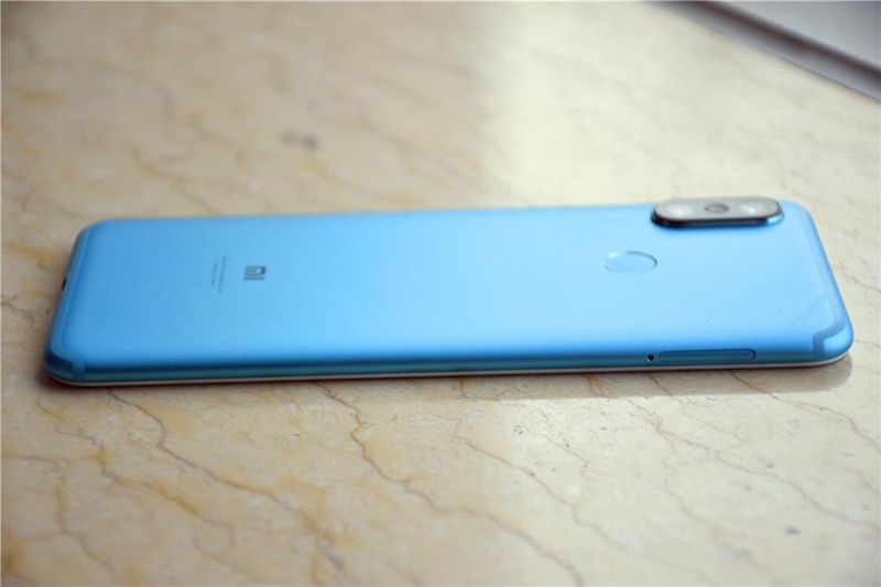 Mở hộp và trên tay Xiaomi Mi 6X: Không có gì để chê ngoài thiết kế