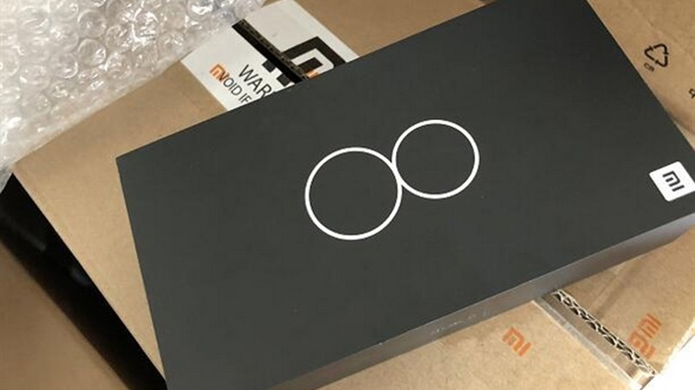 HOT: Hộp đựng Xiaomi Mi 8 bất ngờ xuất hiện tế cực đẹp