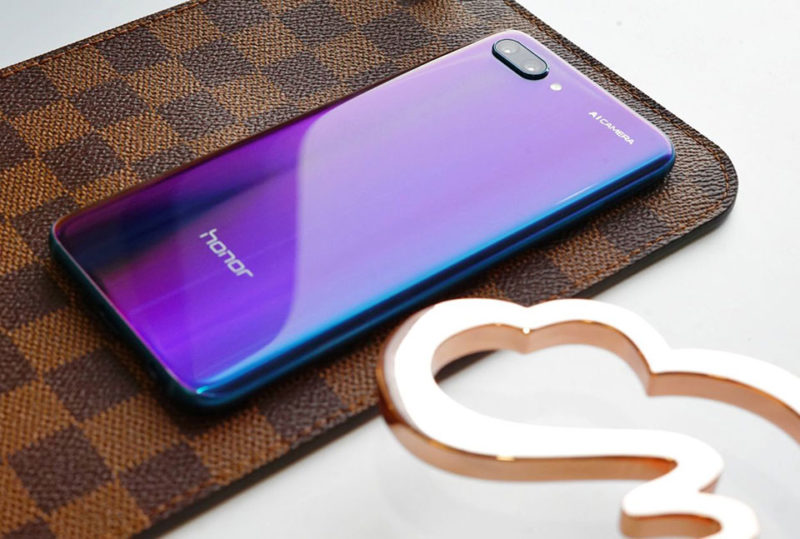 Honor 10 chuẩn bị mở bán tại Việt Nam với giá dưới 10 triệu đồng