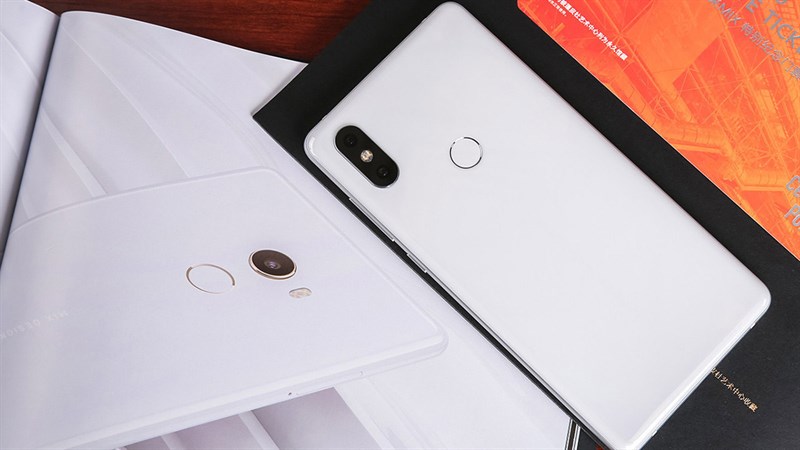 Trên tay nhanh Xiaomi Mi MIX 2S