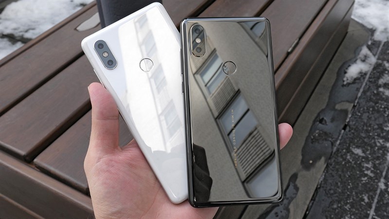 Trên tay nhanh Xiaomi Mi MIX 2S
