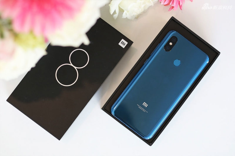 mở bán Mi 8