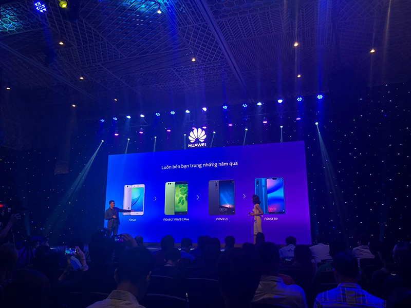 Ra mắt Nova 3 tại Việt Nam