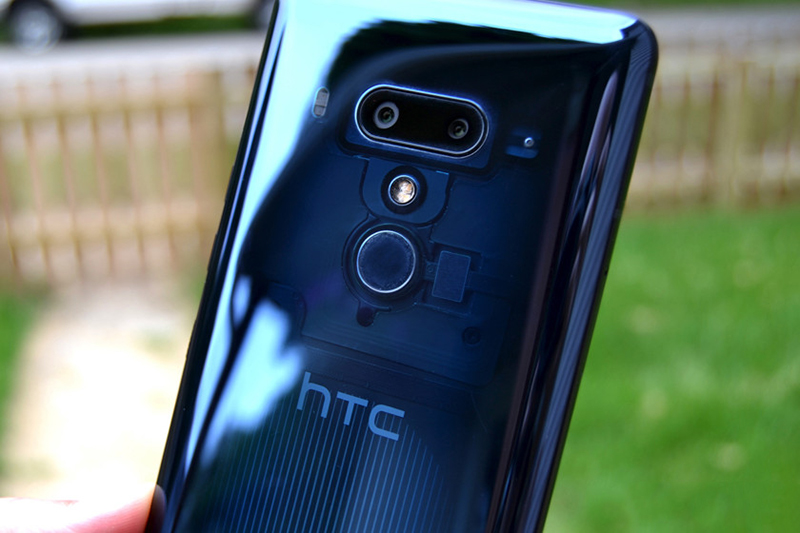 Có nên mua HTC U12+ không
