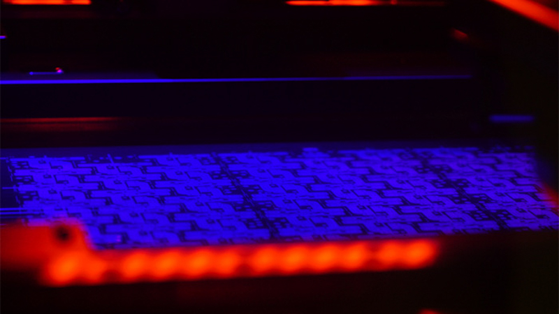 mặt lưng Mi 8 Explorer Edition