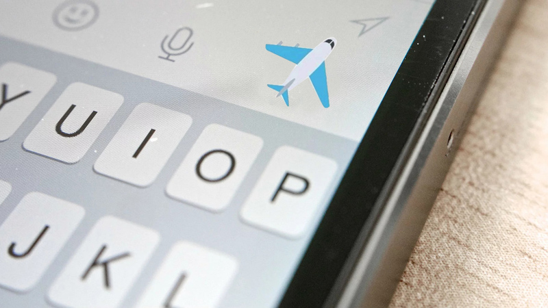 Thả biểu tượng máy bay và lửa trên Facebook” đã bị khóa Thả biểu tượng máy bay và lửa trên Facebook