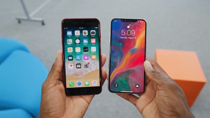 trên tay iPhone 2018