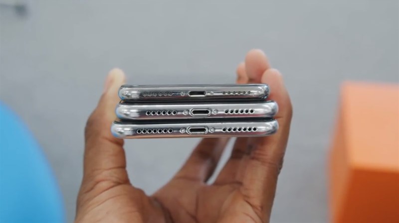 trên tay iPhone 2018