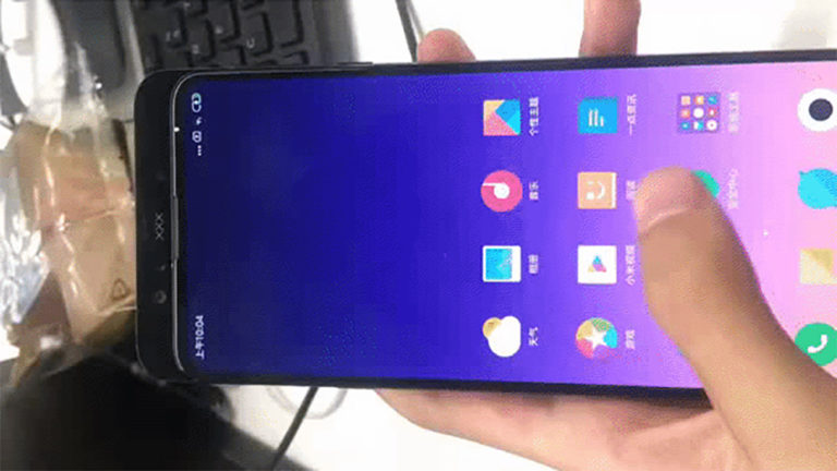 Xiaomi Mi MIX trên tay người dùng với camera trượt, viền màn hình siêu mỏng