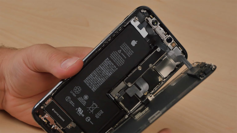 Mổ bụng iPhone Xs: Đến cả nội thất cũng phải đẹp mới chịu