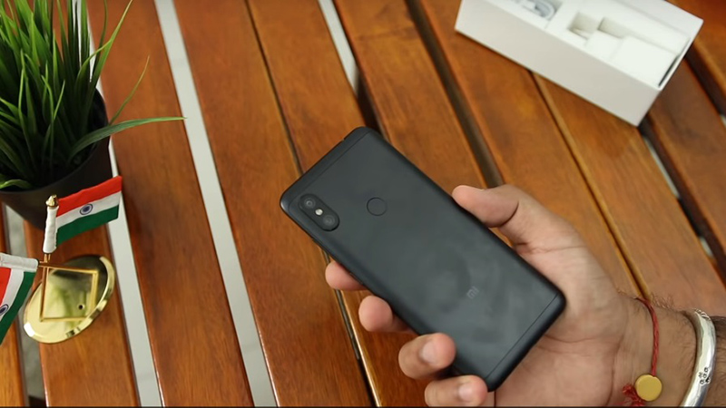 Mở hộp Xiaomi Redmi Note 6 Pro