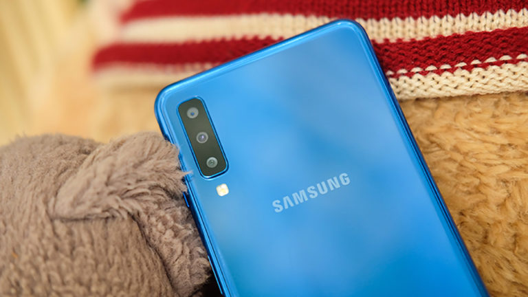 Galaxy A7 (2018) ra mắt tại Việt Nam: 3 camera, màn hình vô giá từ 7.69 triệu đồng