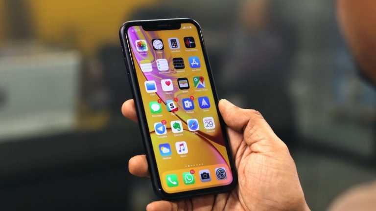 iPhone Xr cho đối thủ Android “hít khói”, “chấp” cả Galaxy Note 9