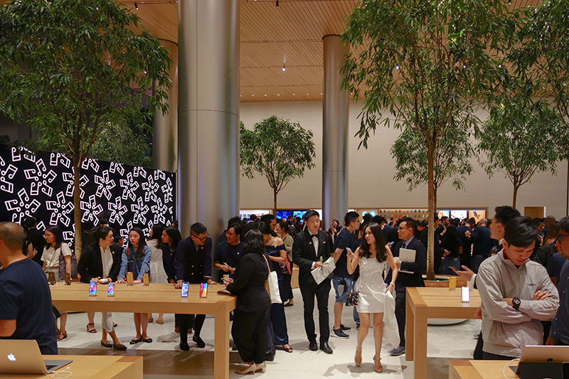 BỘ ẢNH: Cửa hàng Apple Store Thái Lan đẹp như thế nào trong ngày khai trương?
