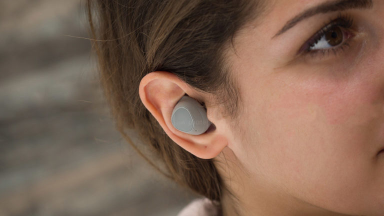 Đánh giá Gear IconX 2018 của Samsung: Gần như có mọi thứ người dùng cần