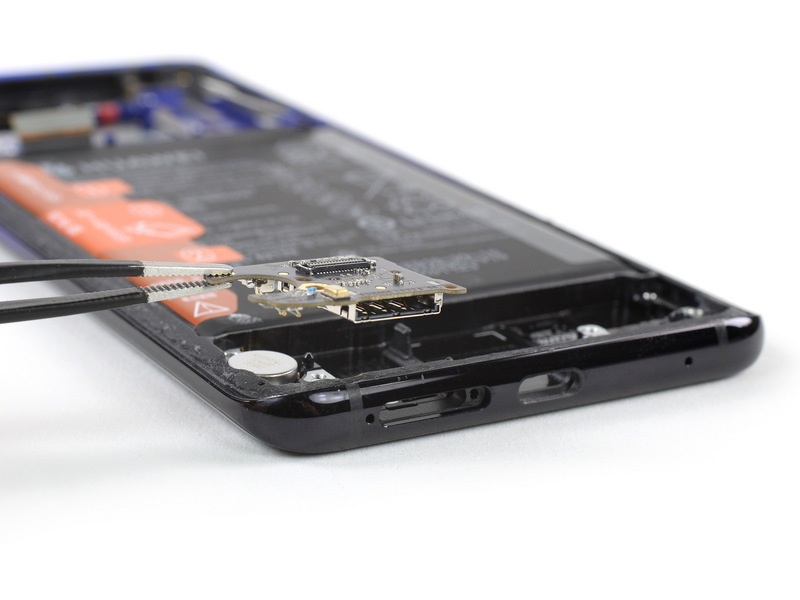 Mổ bụng Huawei Mate 20 Pro: Cảm biến vân tay quang học, hỏng 1 thay 2