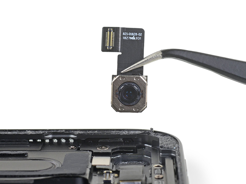 Mổ bụng iPad Pro 2018 bản 11 inches: Nội thất đẹp như vẻ ngoài, hơi khó sửa một chút