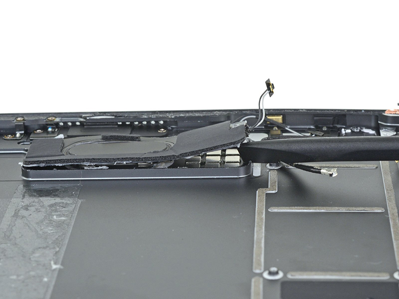 Mổ bụng iPad Pro 2018 bản 11 inches: Nội thất đẹp như vẻ ngoài, hơi khó sửa một chút