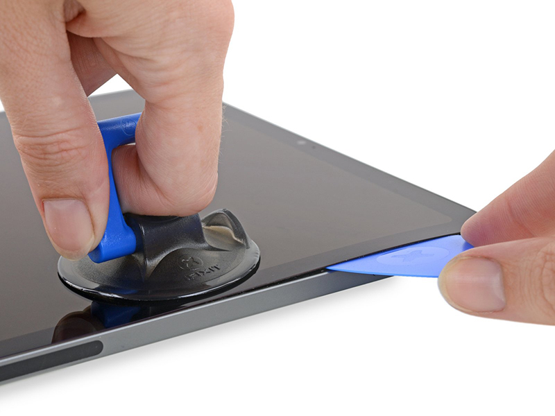 Mổ bụng iPad Pro 2018 bản 11 inches: Nội thất đẹp như vẻ ngoài, hơi khó sửa một chút