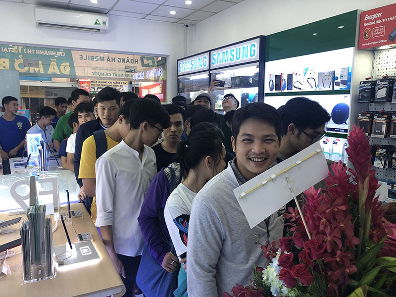 Thư cảm ơn khách hàng nhân dịp khai trương Hoàng Hà Mobile 215 Lê Văn Việt, Q9