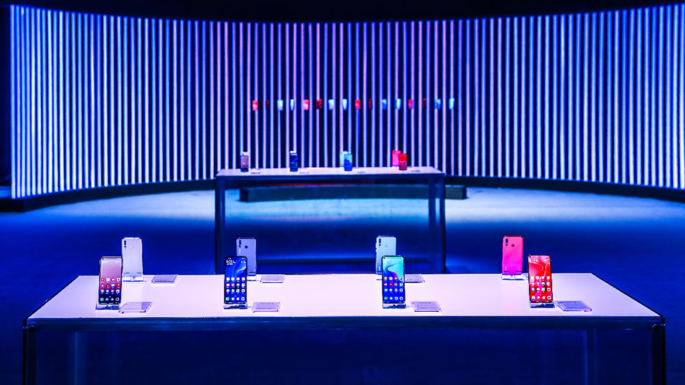 Huawei Nova 4 ra mắt: Camera 48MP, màn hình Infinity-O, giá chỉ khoảng 10 triệu đồng