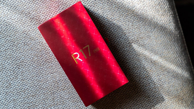 OPPO R17 màu đỏ – Chiếc áo mới hoàn hảo dịp Tết nguyên đán 2019