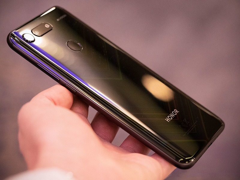 Trên tay Honor View 20 và đánh giá: Chiếc smartphone cao cấp đầu tiên của 2019