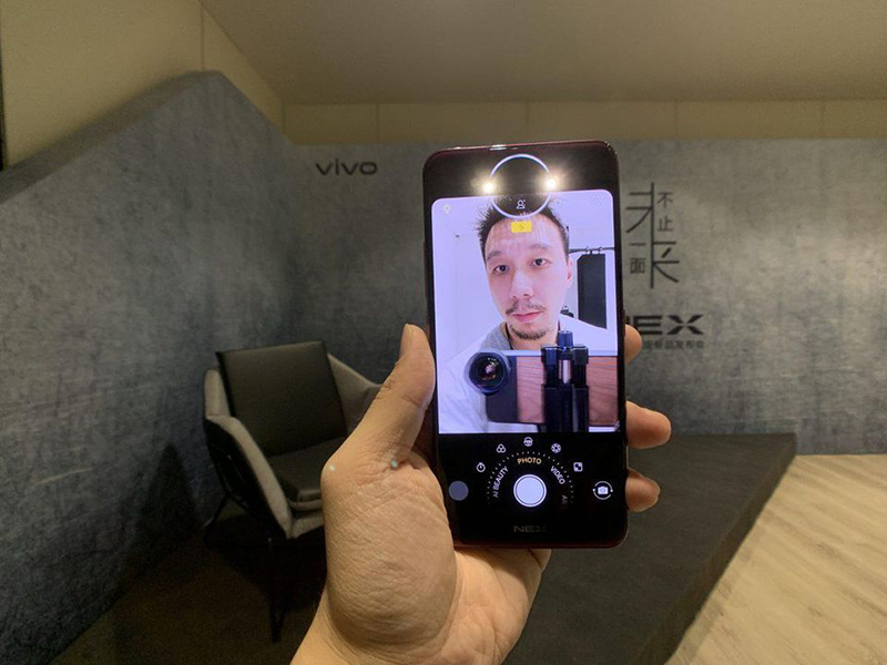 Vivo Nex 2 ra mắt với cụm 3 camera, chip Snapdragon 845, RAM 10GB