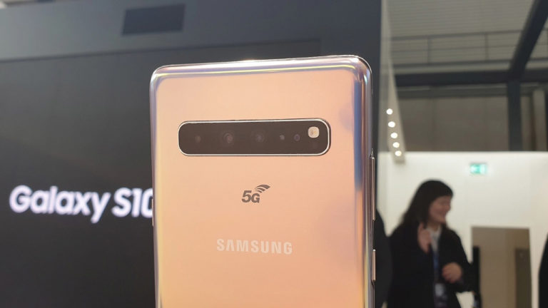 [MWC 2019] Đây là Galaxy S10 bản 5G: 7 camera, màn hình 6.7 inches