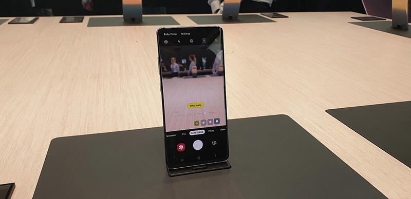 [MWC 2019] Đây là Galaxy S10 bản 5G: 7 camera, màn hình 6.7 inches
