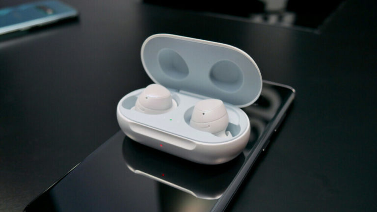 Trên tay tai nghe Galaxy Buds: Kẻ hủy diệt AirPods