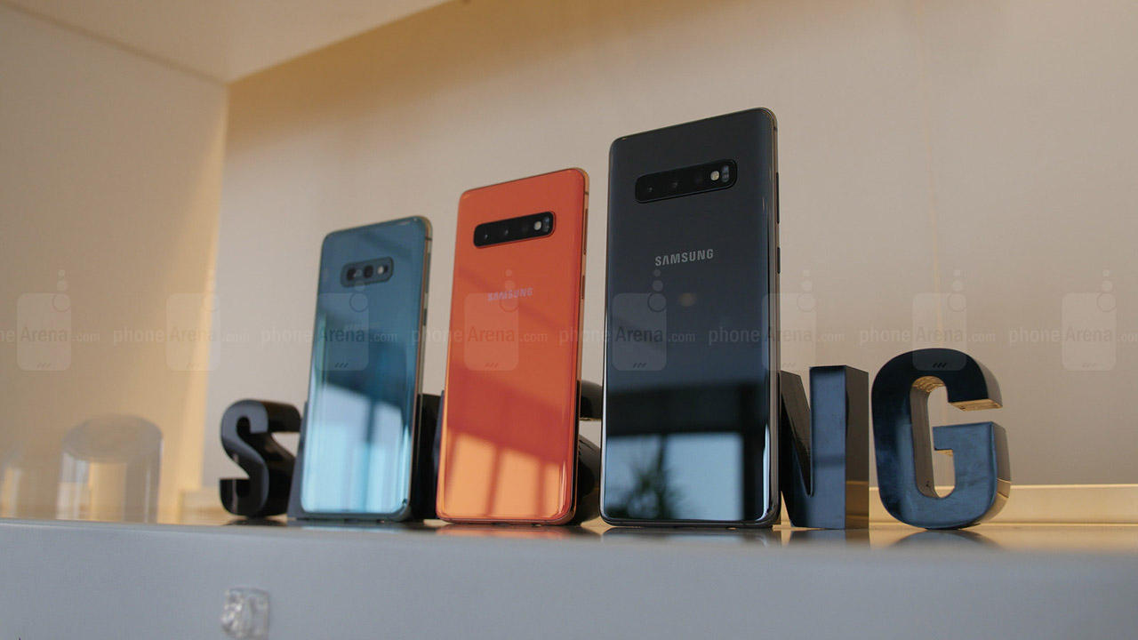 Trên tay Galaxy S10 và Galaxy S10+: Siêu phẩm trên đỉnh tuyệt tác của Samsung