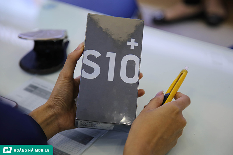Rực rỡ sự kiện mở bán Galaxy S10/S10+ tại Hoàng Hà Mobile 95B Phố Huế, Hà Nội