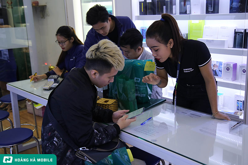 mo-ban-galaxy-s10-18