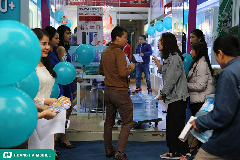 Rực rỡ sự kiện mở bán Galaxy S10/S10+ tại Hoàng Hà Mobile 95B Phố Huế, Hà Nội