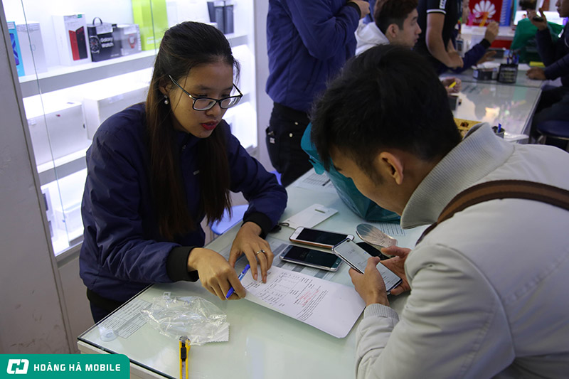 Rực rỡ sự kiện mở bán Galaxy S10/S10+ tại Hoàng Hà Mobile 95B Phố Huế, Hà Nội