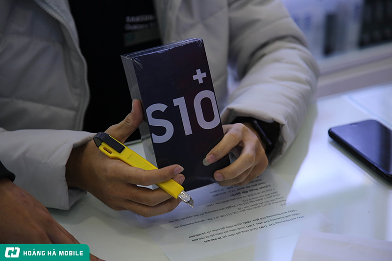 Rực rỡ sự kiện mở bán Galaxy S10/S10+ tại Hoàng Hà Mobile 95B Phố Huế, Hà Nội
